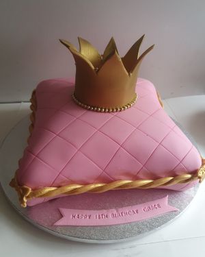 Princess crown & cushion